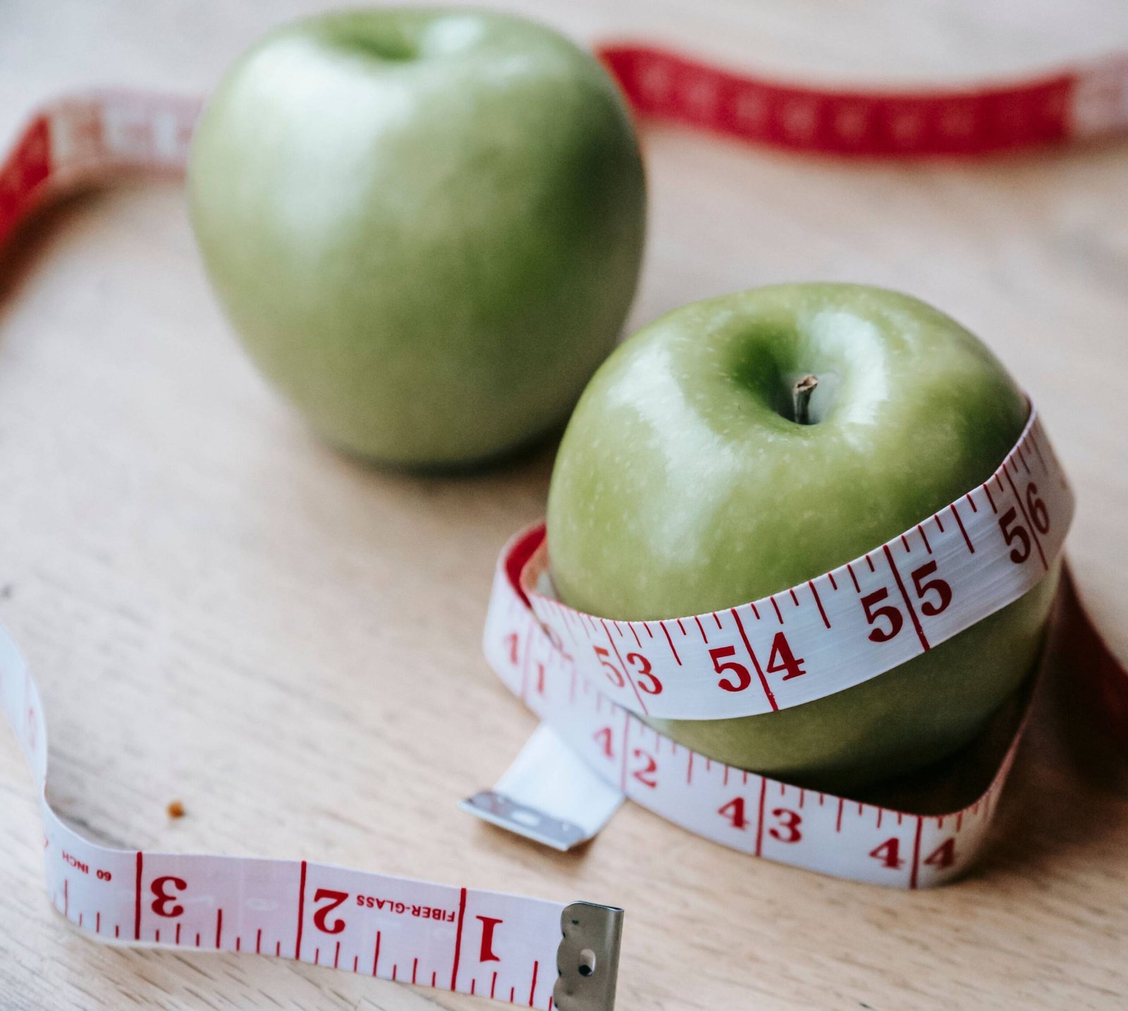 How Many Calories Should I Eat a Day? A Simple Guide by Age, Sex & Activity