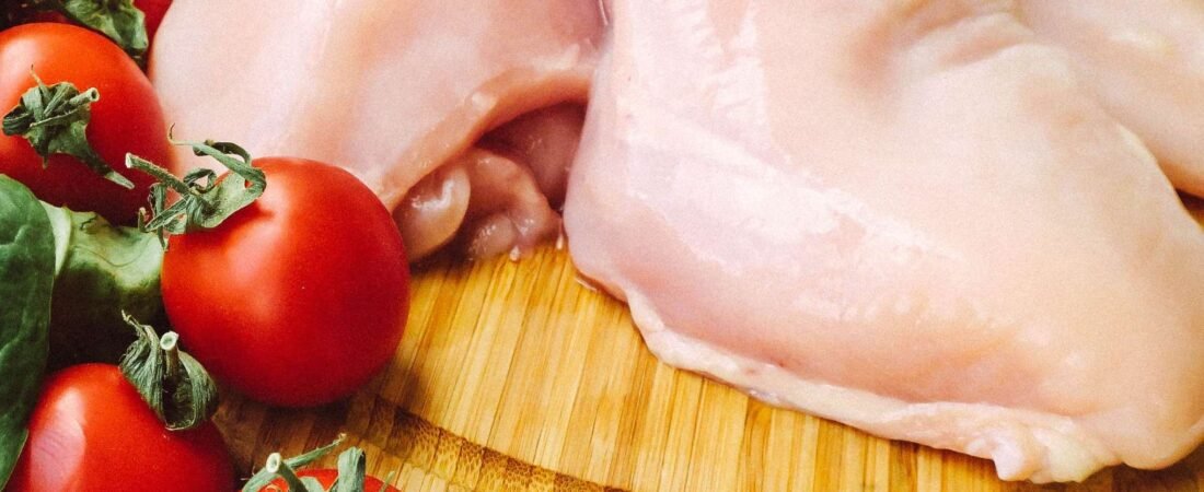 How Much Protein Is in Chicken Breast? 100g, 3 oz & Serving Guide