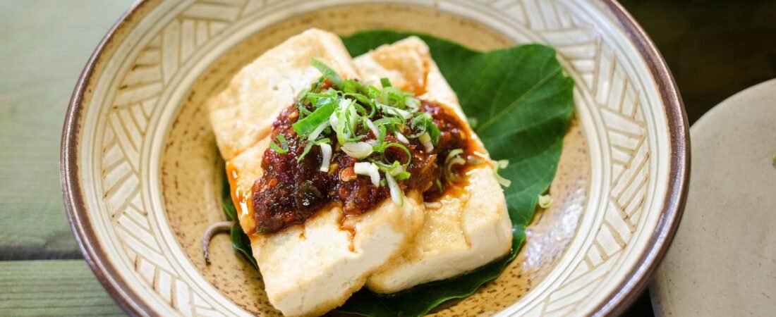 Tempeh vs Tofu Nutrition: Protein, Calories, Fiber and B12